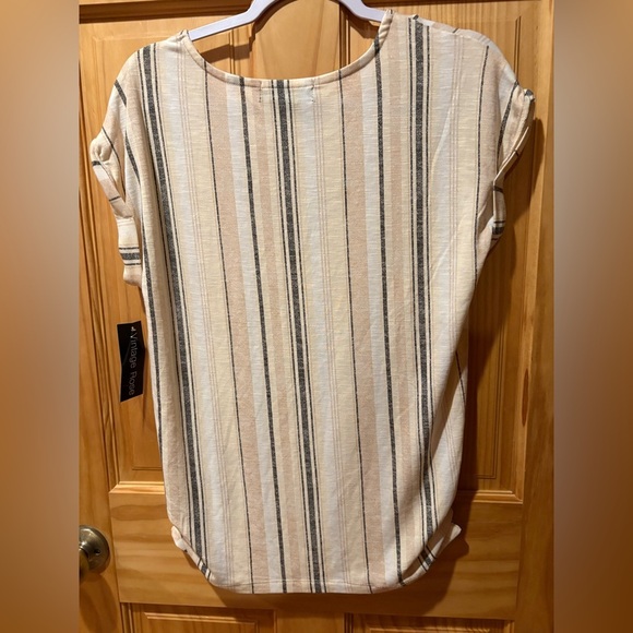 Vintage Rose brand top featuring a striped chevron pattern women’s size M NWT - Picture 2 of 9